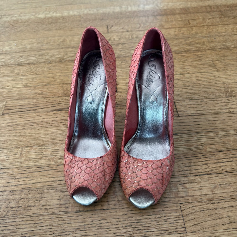 Skin by Nude Coral Pink Scale Textured Peep Toe Stiletto Pumps Italy Size 37